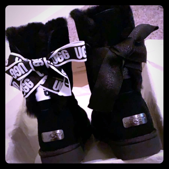 My Dream UGG Boots: The Bailey Bow UGG Journey 🤎 Bailey Bow Customizable Ugg boot W/suede kit